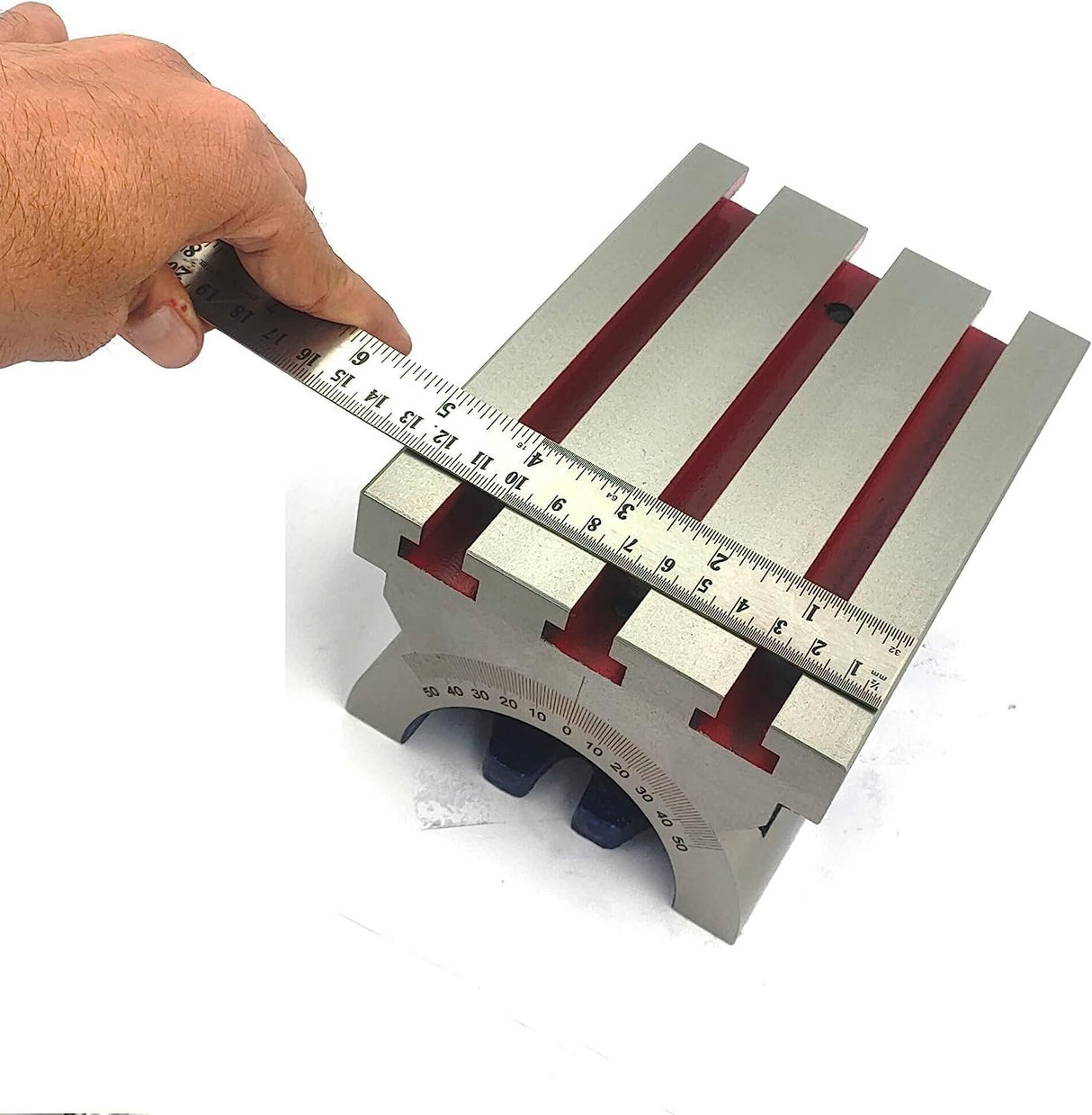Measuring a tilting machine table