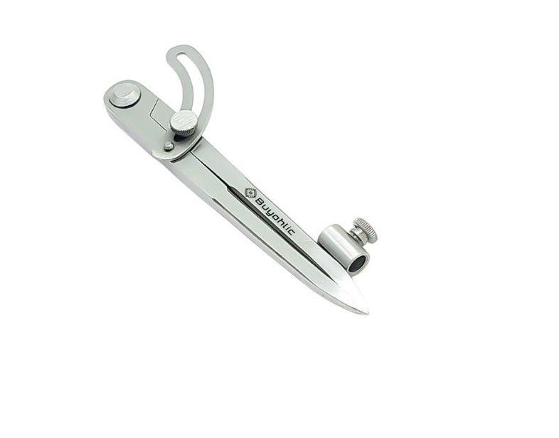Metal wing divider