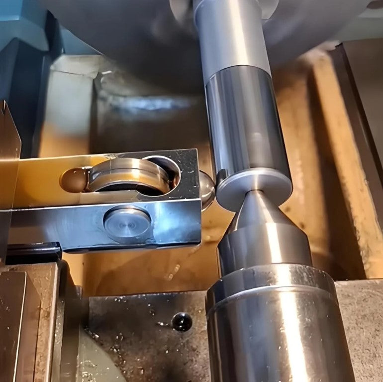 Lathe machine knurling metal