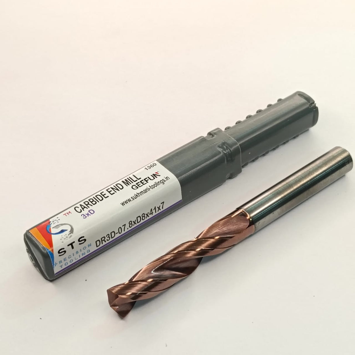 Carbide end mill with packaging