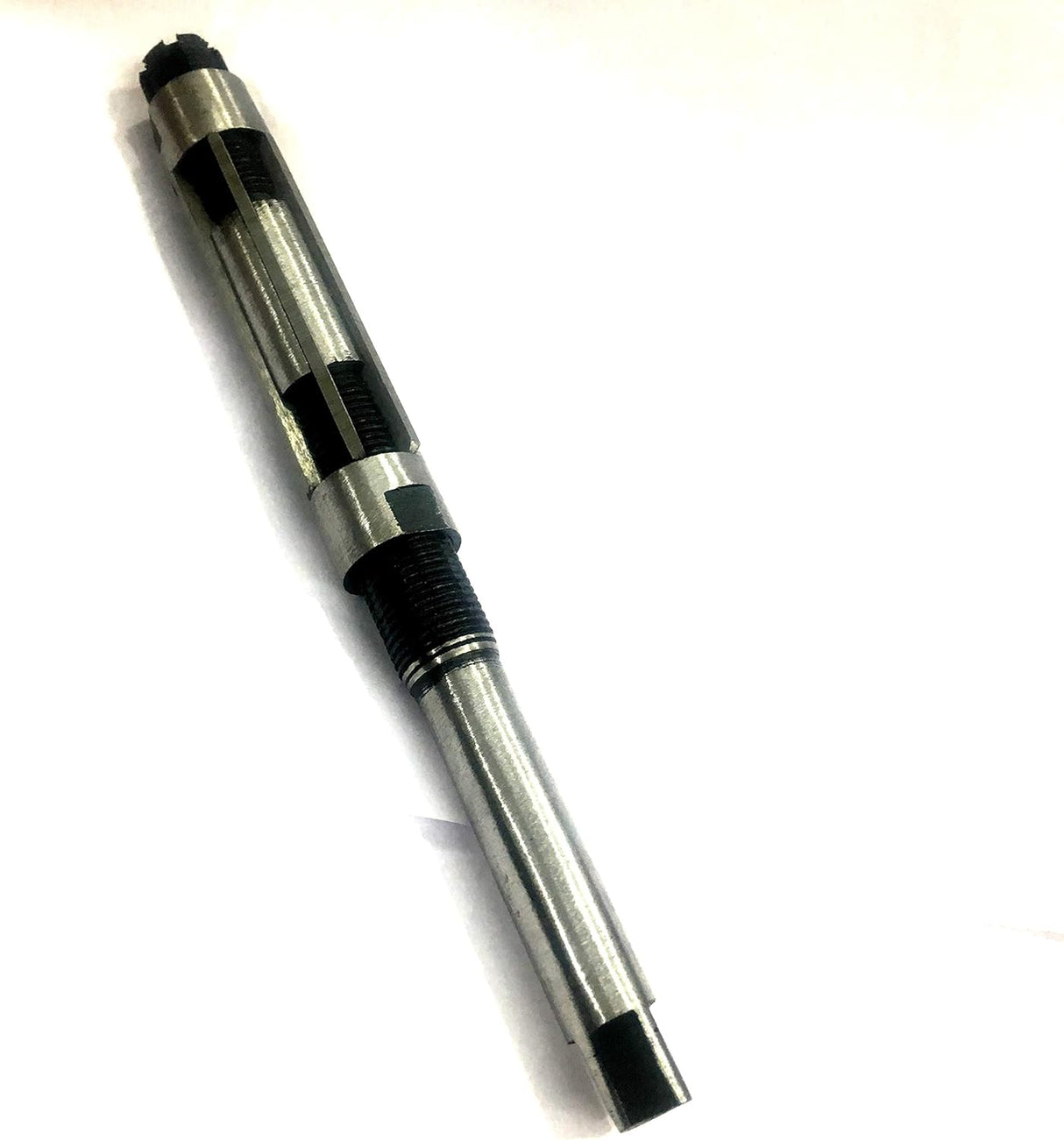 Adjustable hand reamer