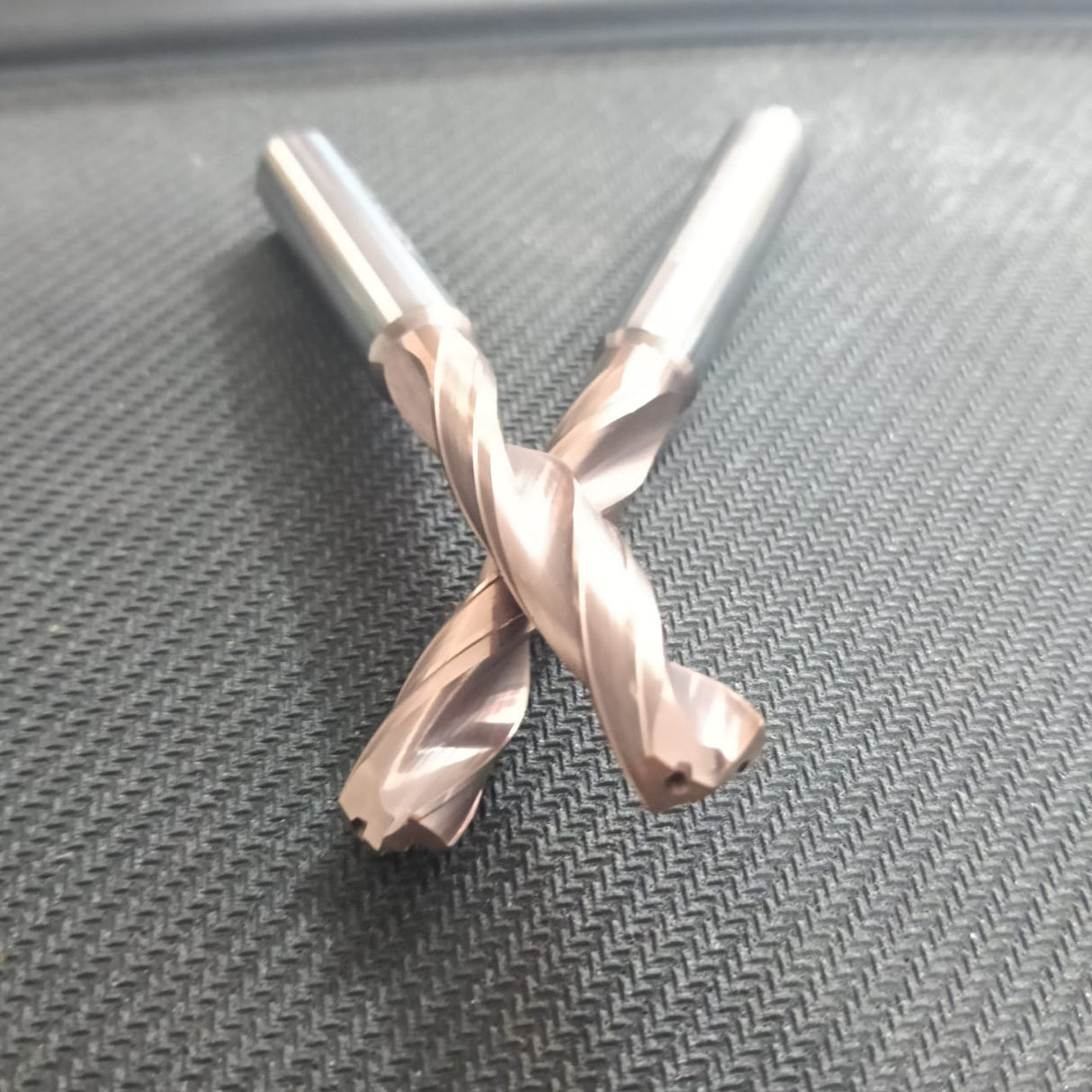 Metal drill bit