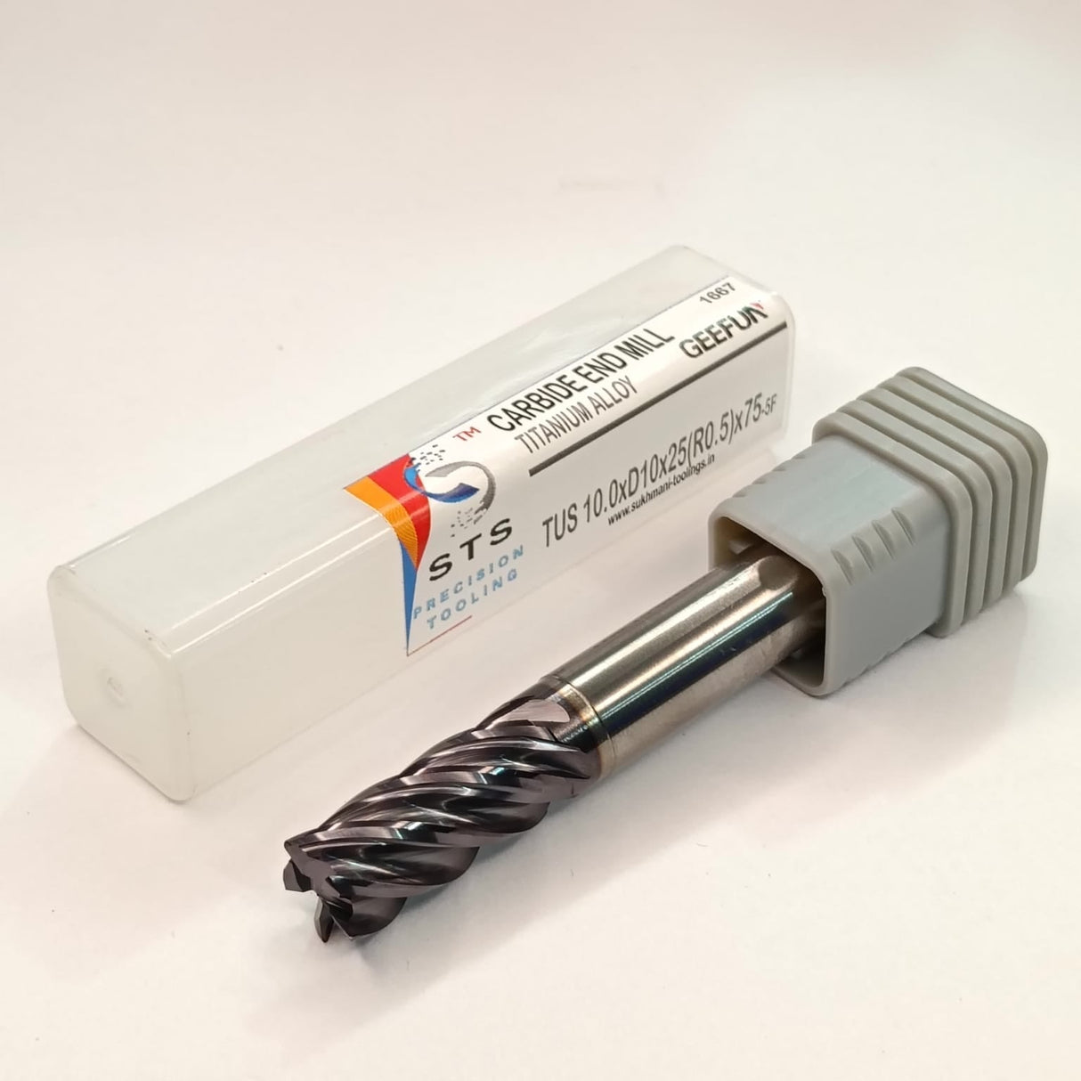 Carbide end mill with packaging