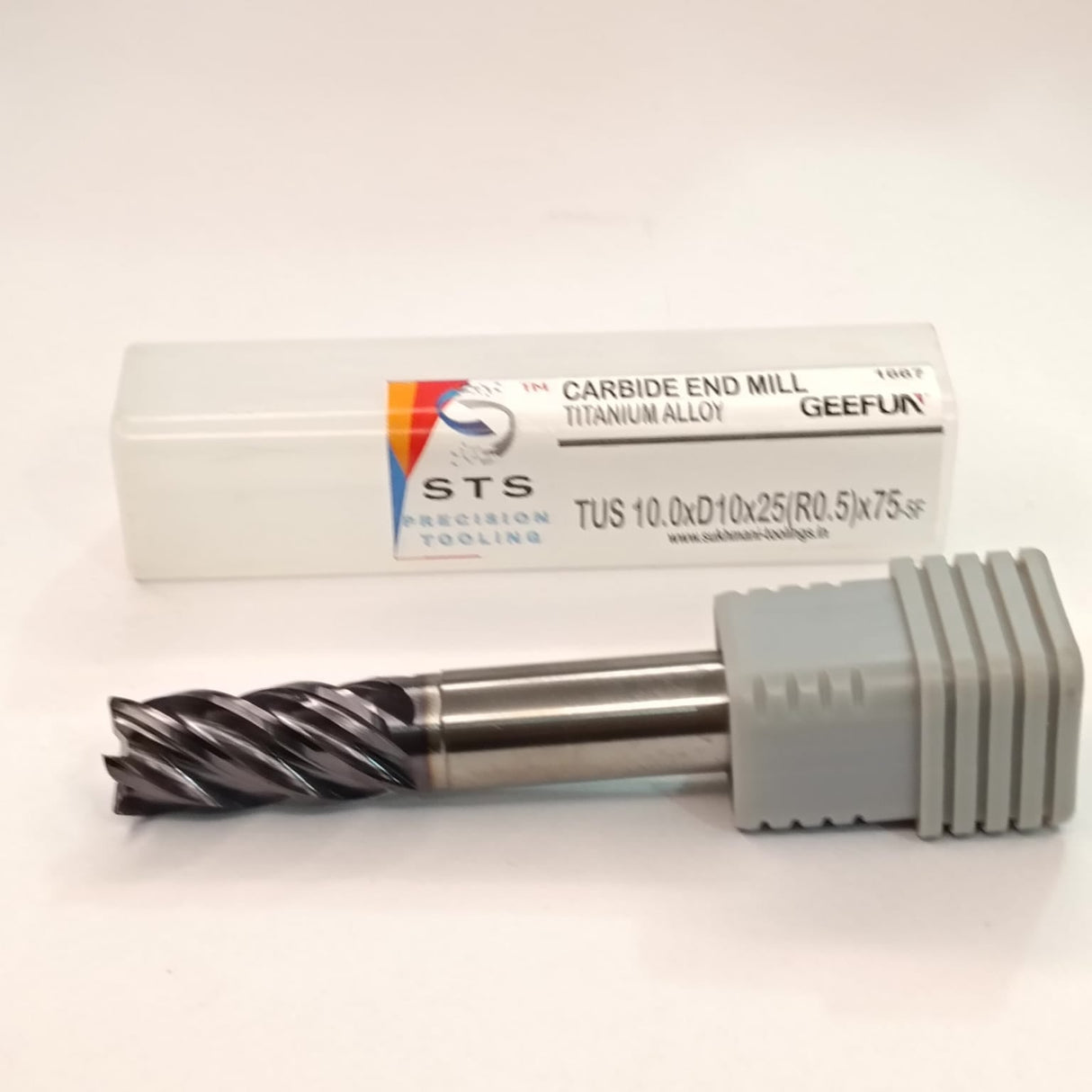 Carbide end mill with packaging