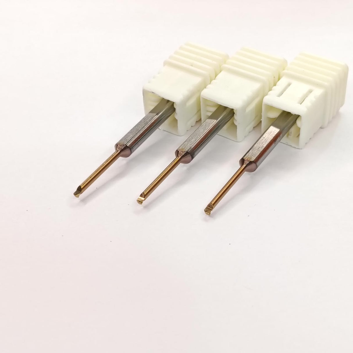 Three metallic probes