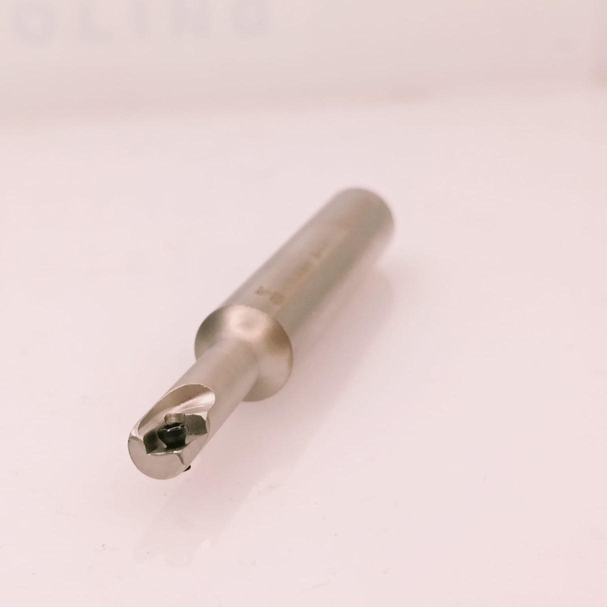 Indexable carbide milling cutter tool