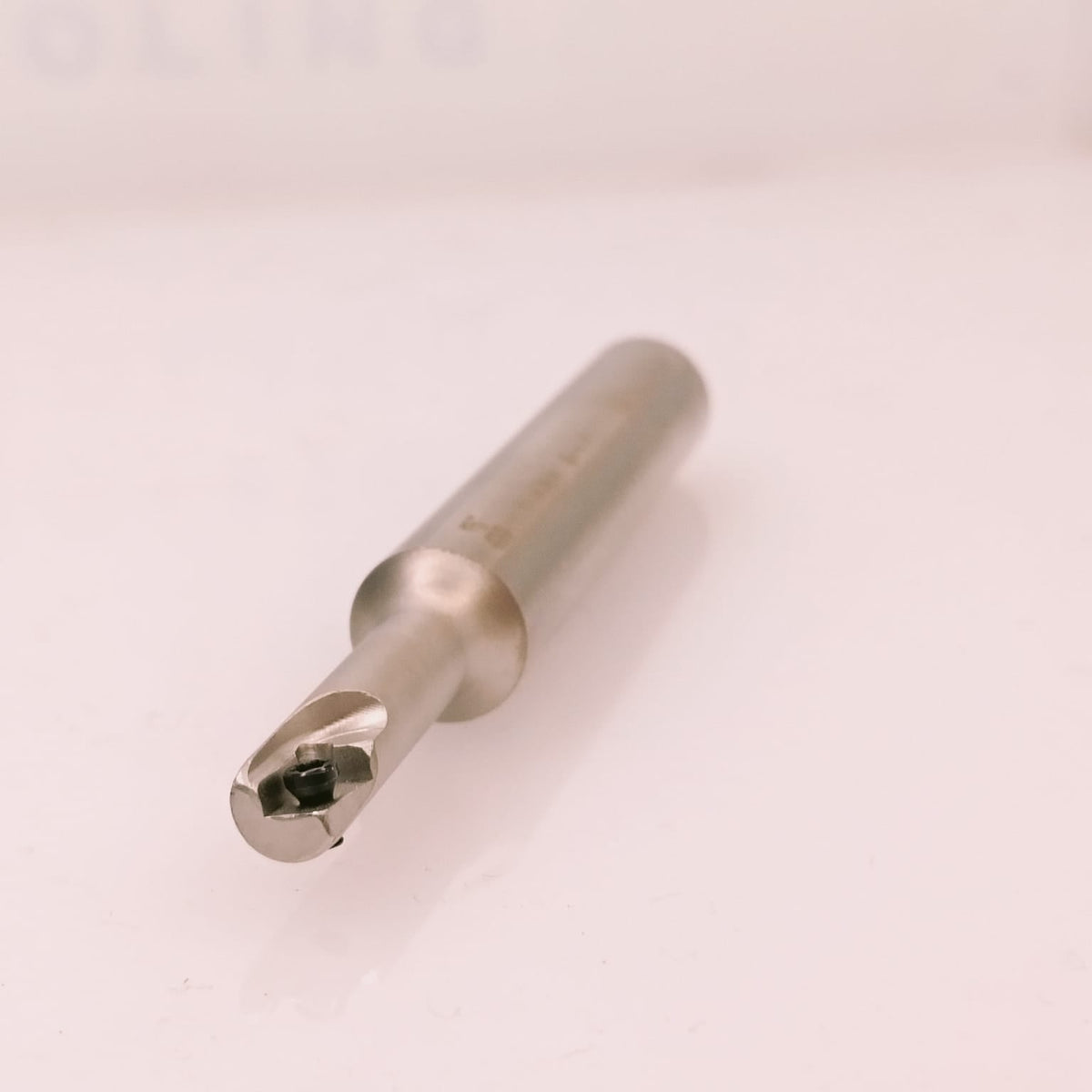 Indexable carbide milling cutter tool