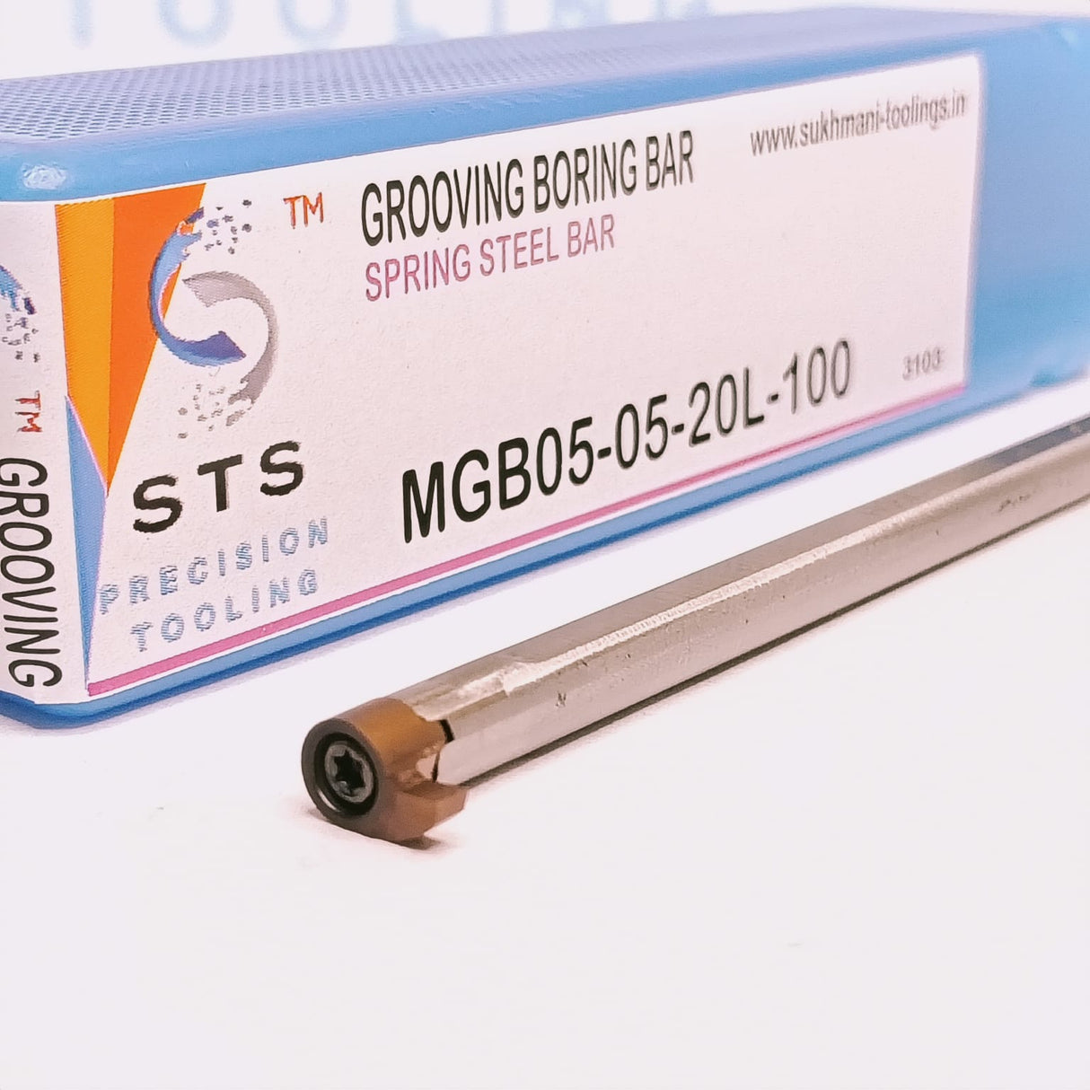 Grooving boring bar tool