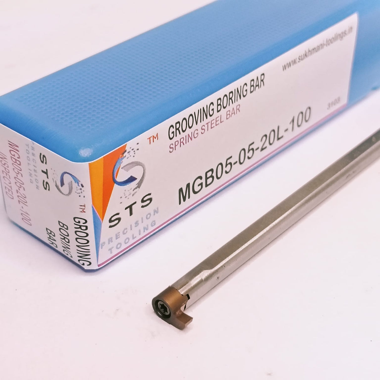 Grooving boring bar tool