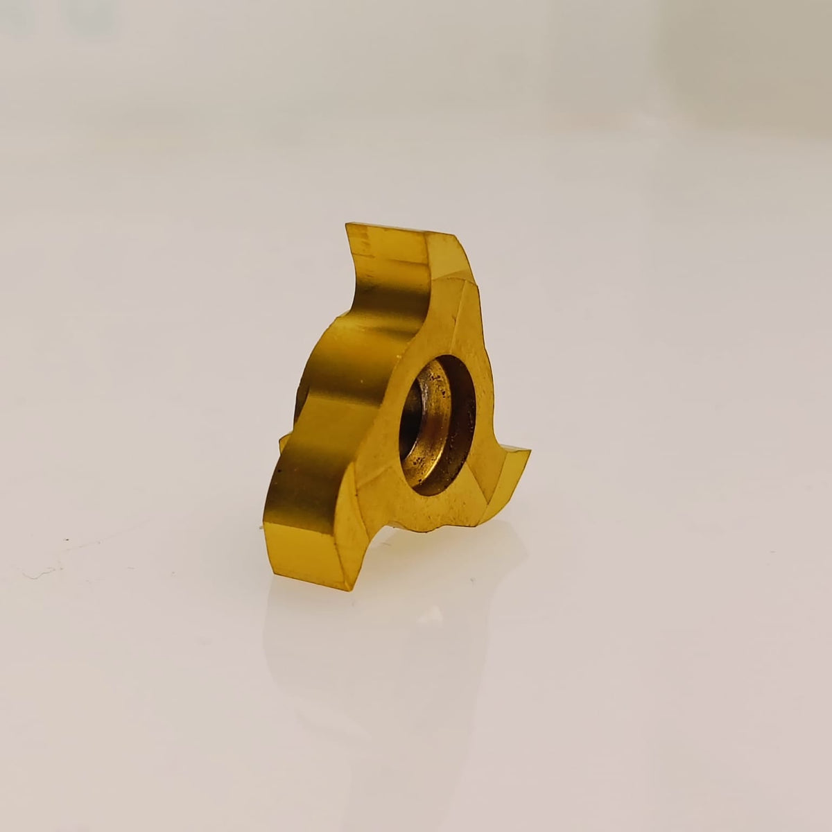Carbide thread milling insert