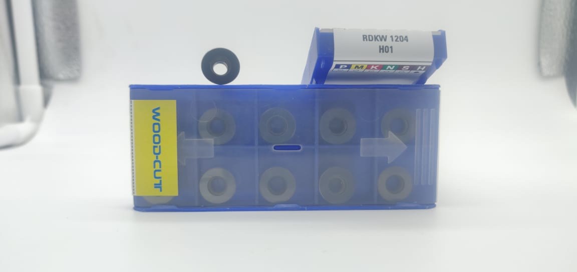 High-efficiency wood cutting inserts