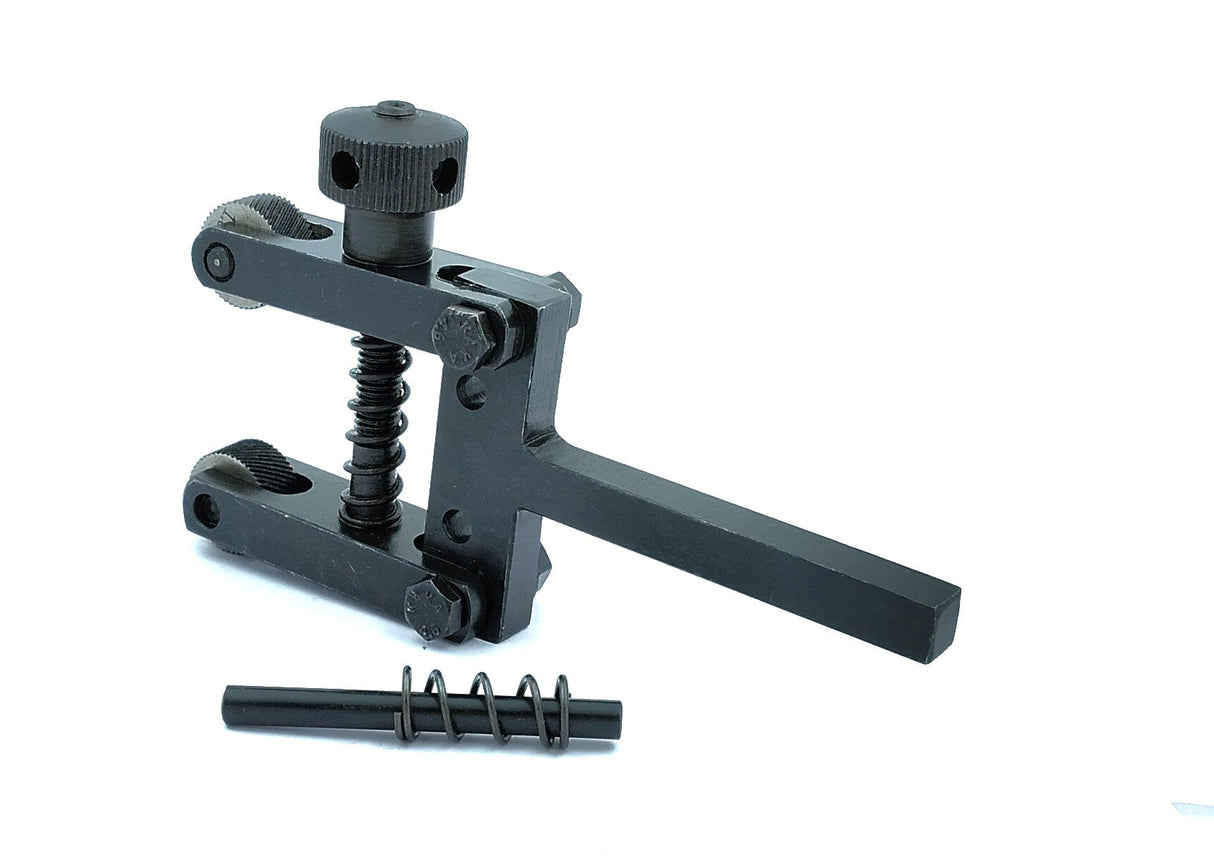Knurling tool with spare spring