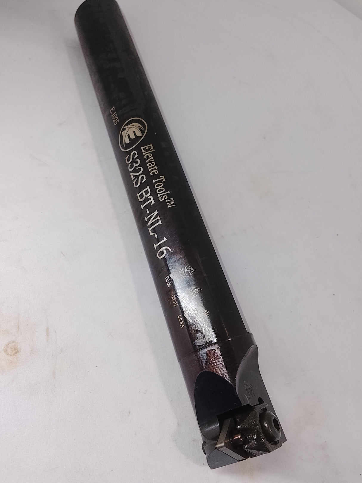 Metal tool bit