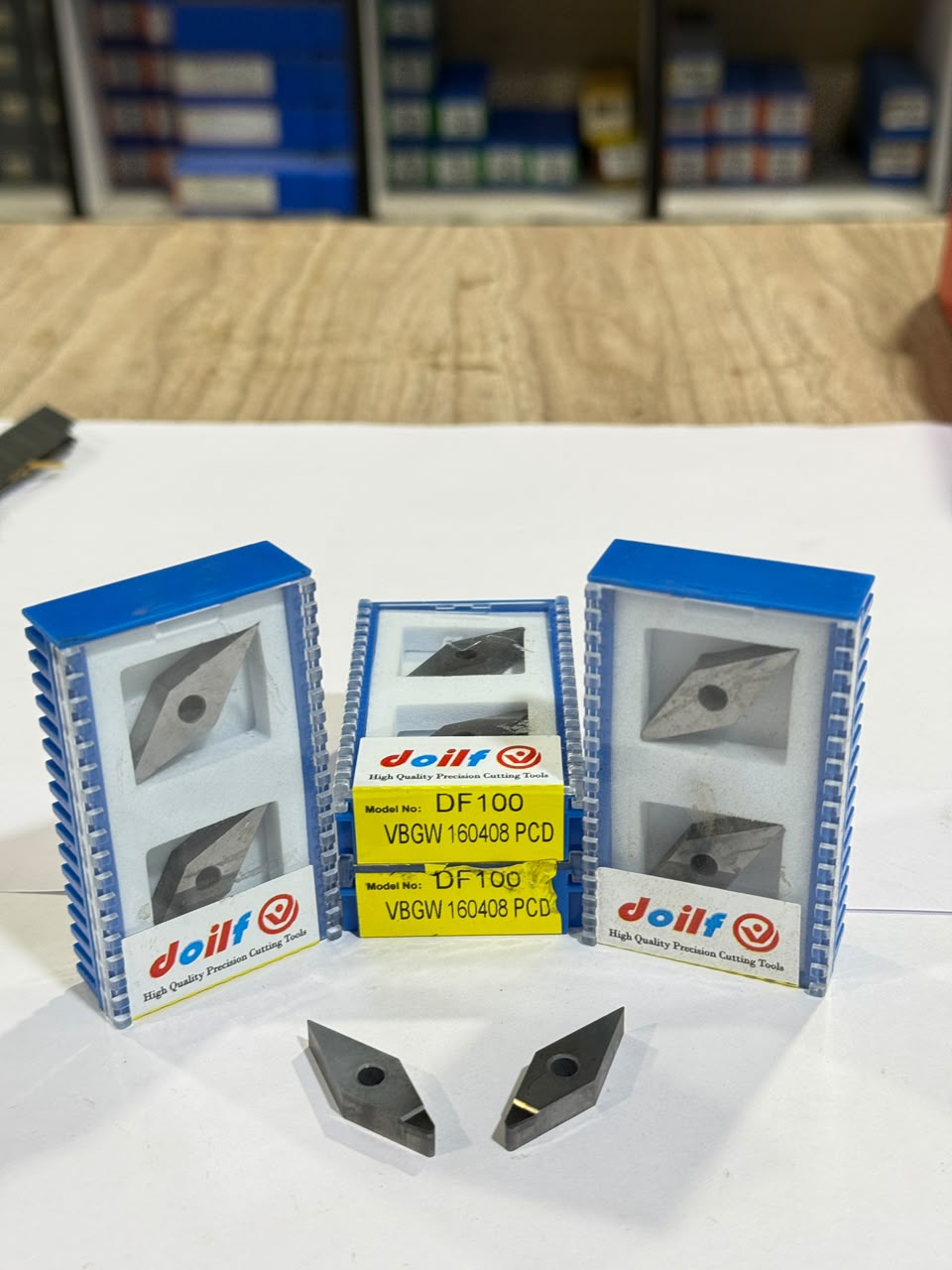 Carbide diamond grooving and parting inserts