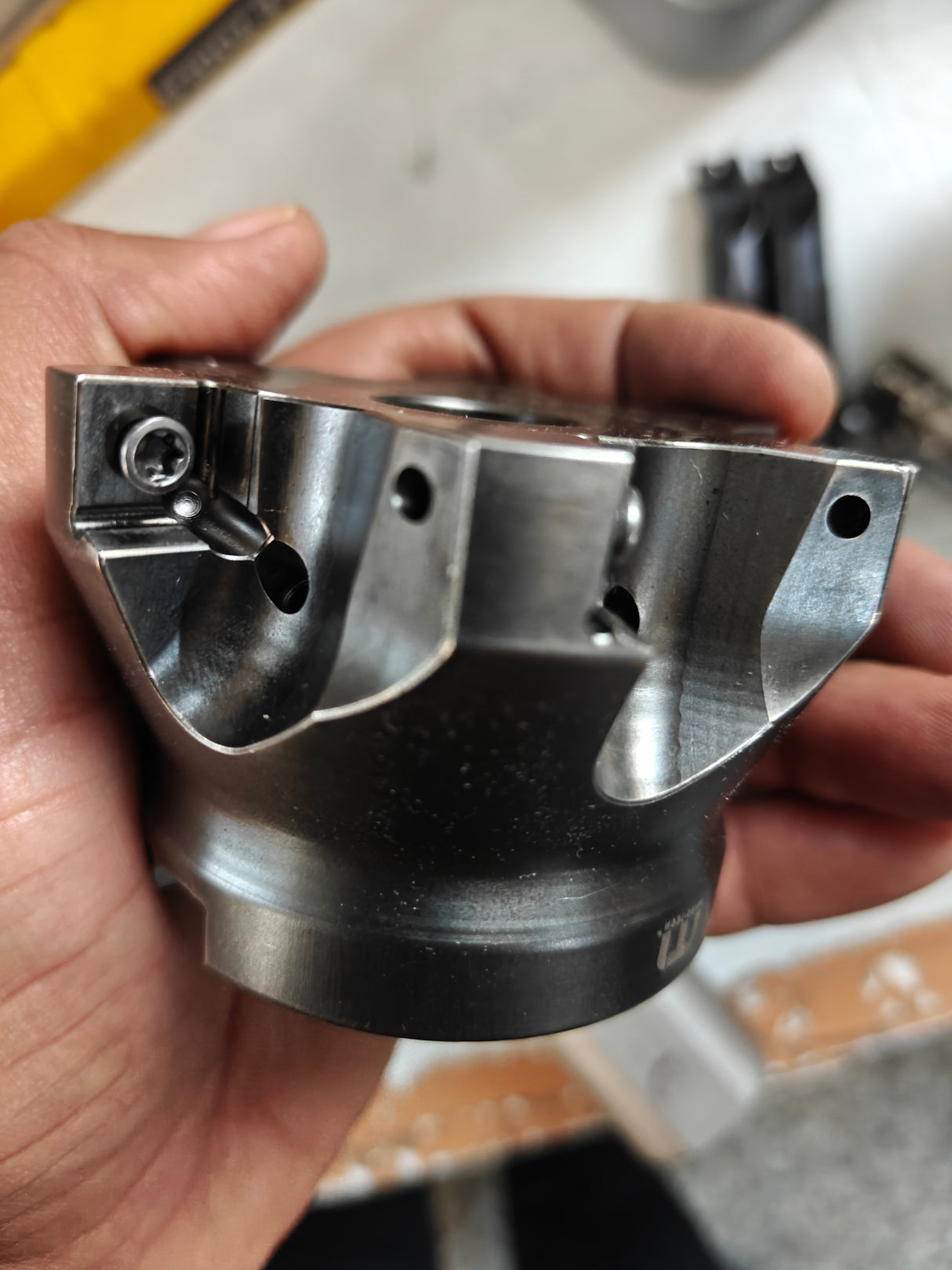 SDMT CUTTERS, U DRILLS , LNMU CUTTER , BT40 APU13 , BORING BAR DEAL