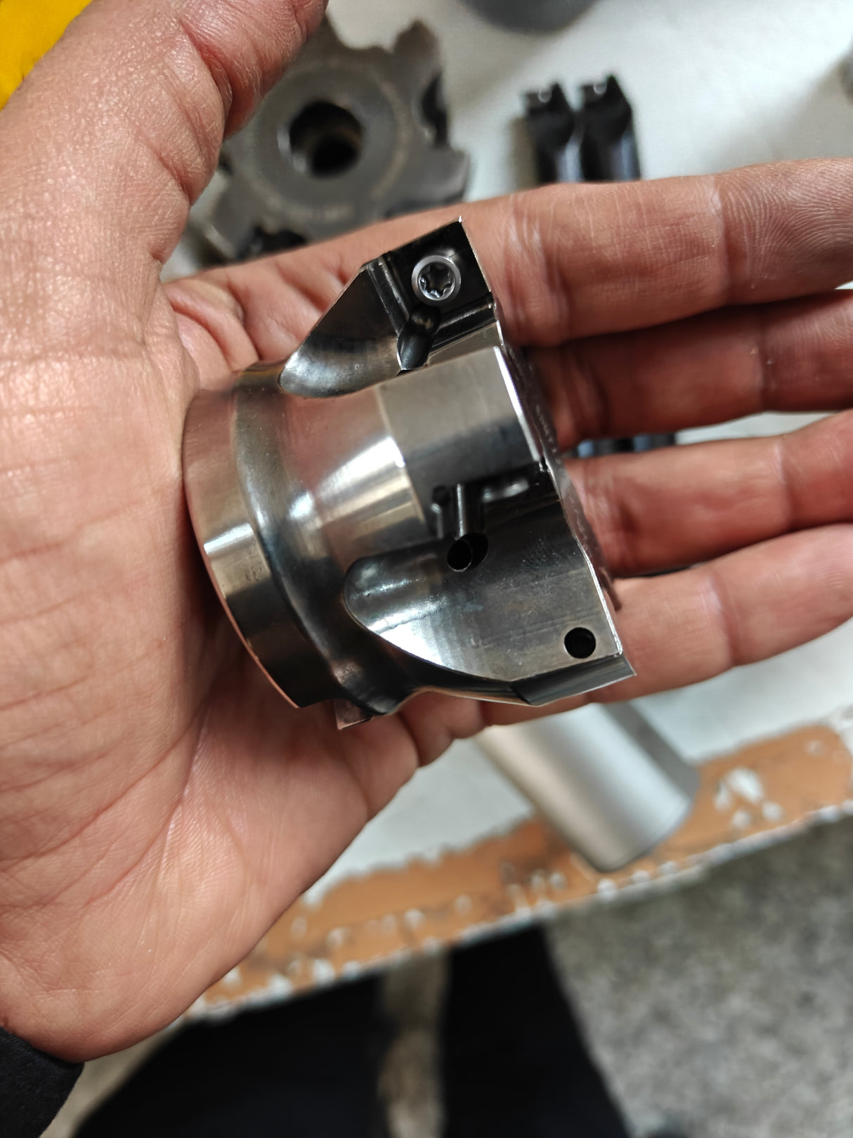 SDMT CUTTERS, U DRILLS , LNMU CUTTER , BT40 APU13 , BORING BAR DEAL