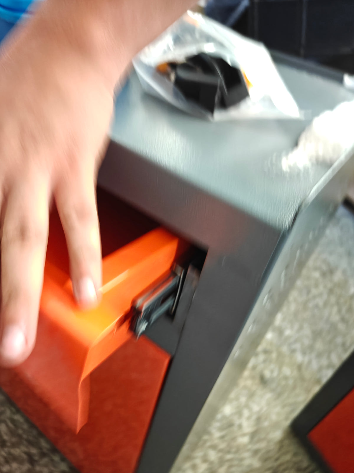 TOOLS TROLLEY BT40 1 DEAL DUE TO DENT ON ABOVE.