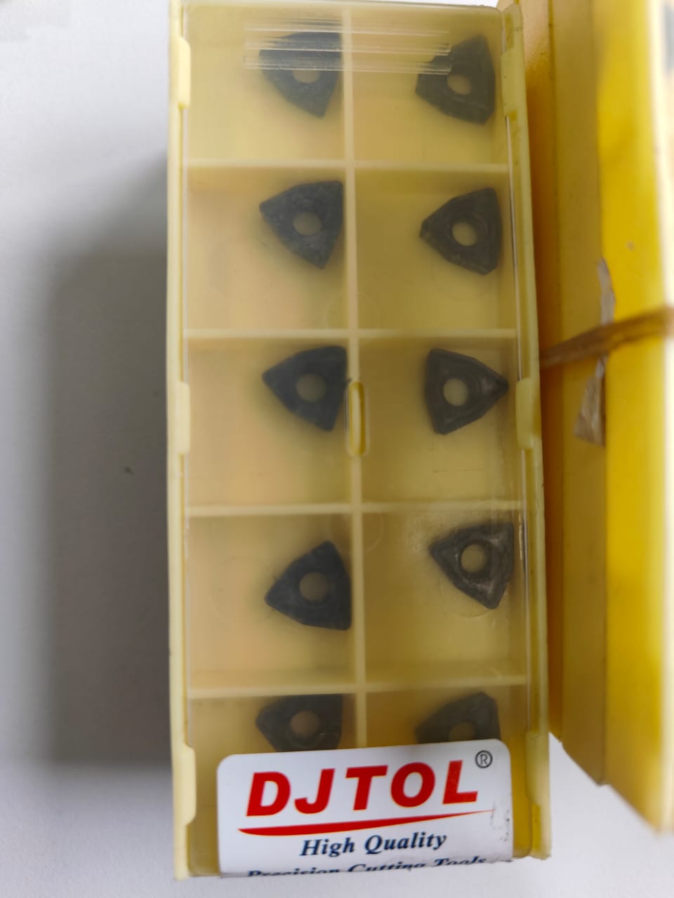 Triangle machining inserts