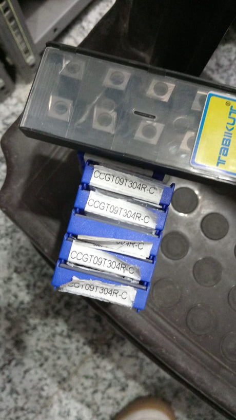 Set of carbide cutting tools