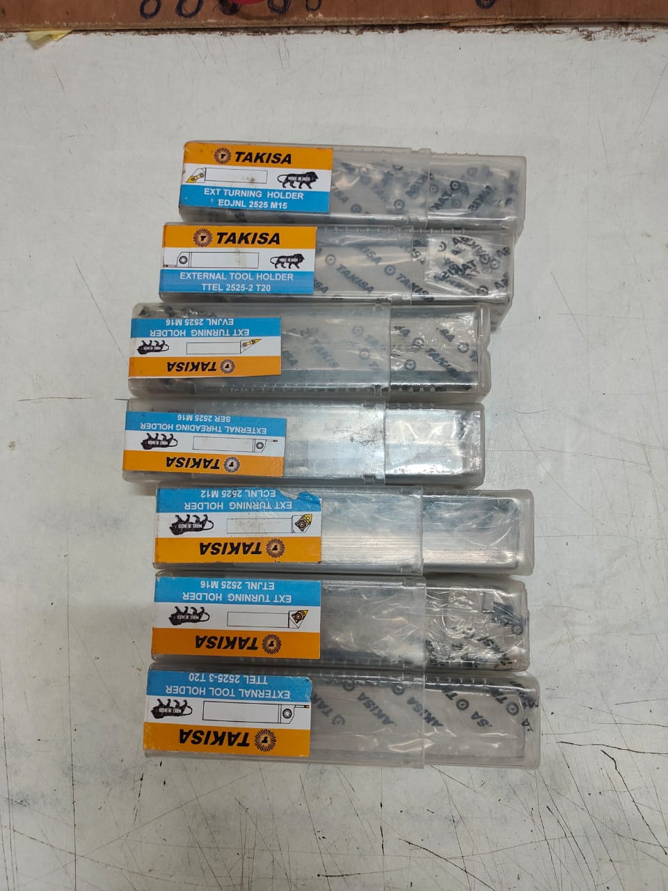 Set of Takisa metal cutting inserts