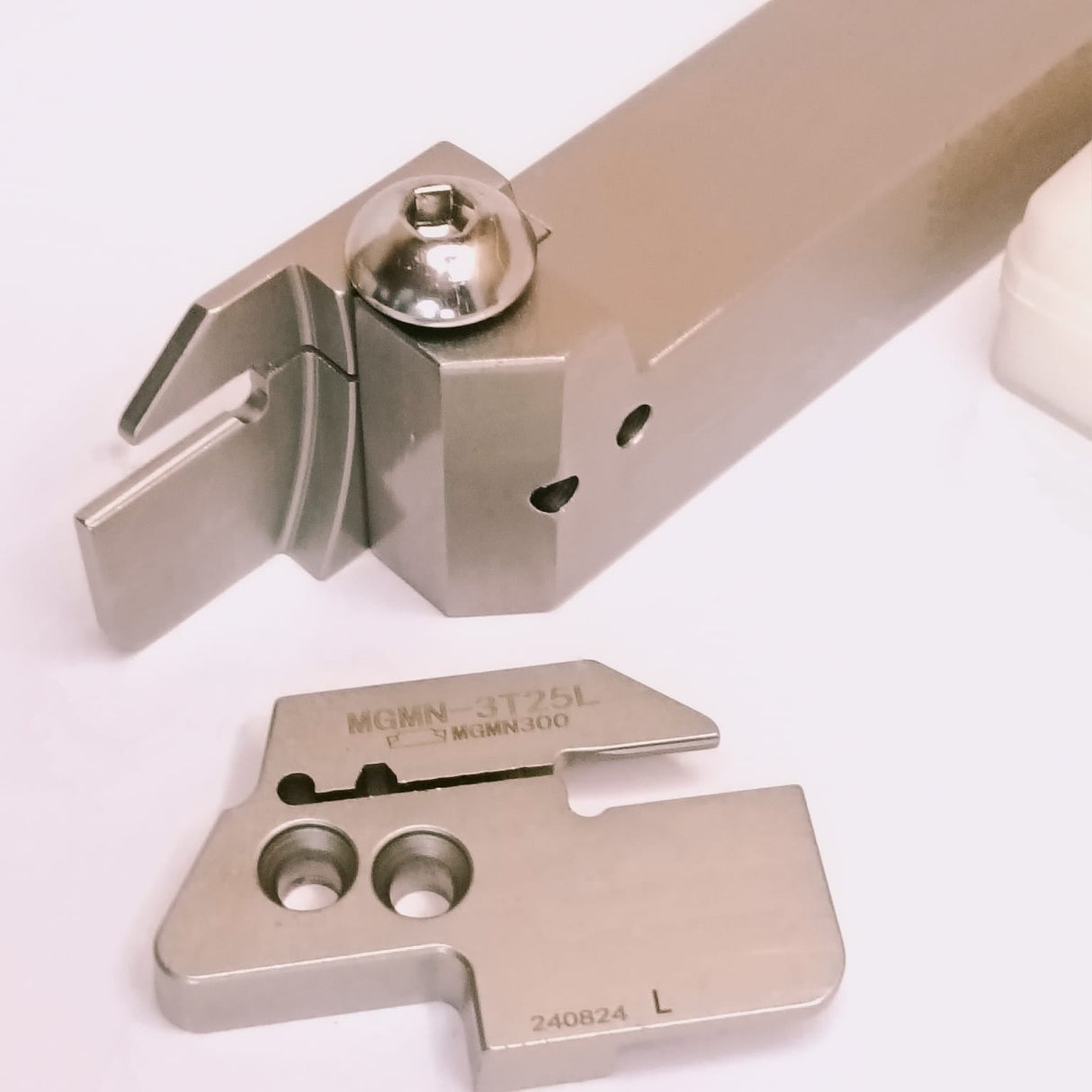 MGMN grooving holder blade set