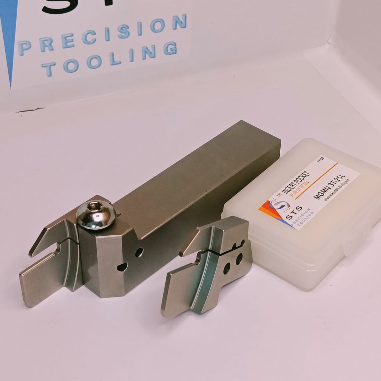 Metal tooling component 